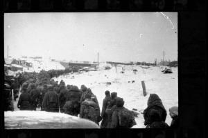 Колонна пленных немцев. Январь - февраль 1943 года 