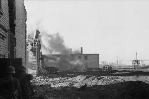 Кадр из серии снимков немецкой штурмовой группы перед атакой. 14 октября 1942 года 