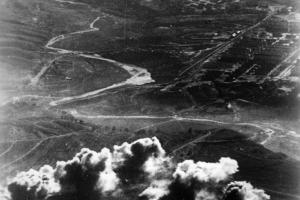 Немецкий артиллерийский обстрел высоты 97.7 на севере Сталинграда. Октябрь 1942 года 